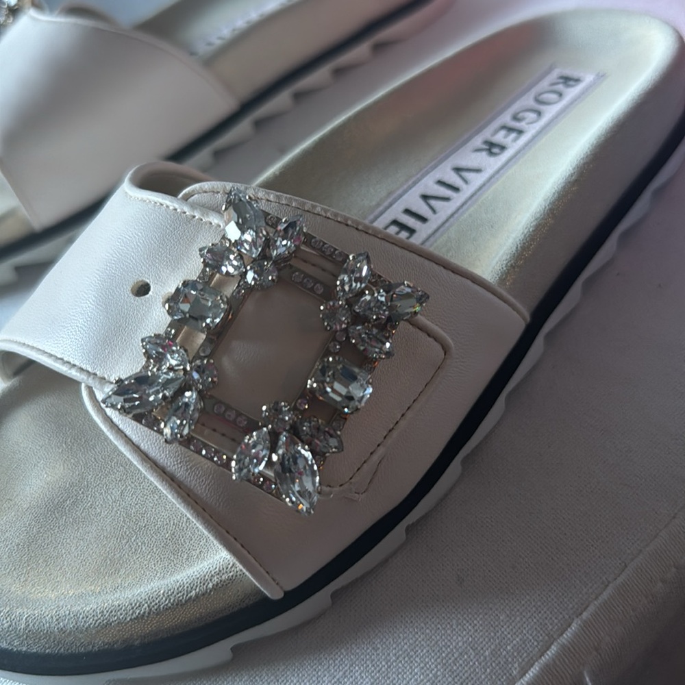 Roger Vivier Leather Brooch Sandal